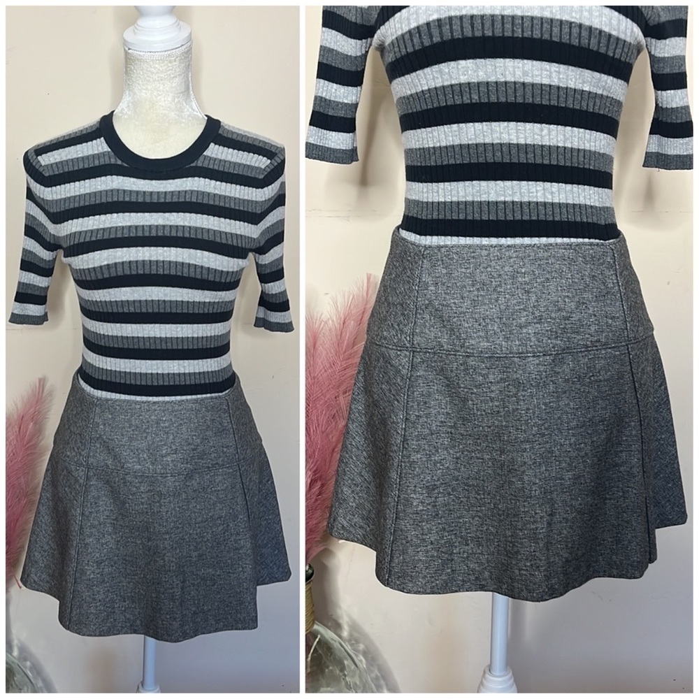 Zara • mini academia skirt